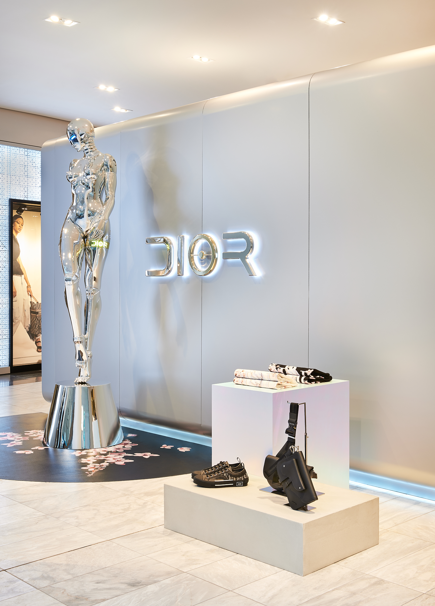 Dior Men Brings a 10-Foot Tall Robot to Yorkdale
