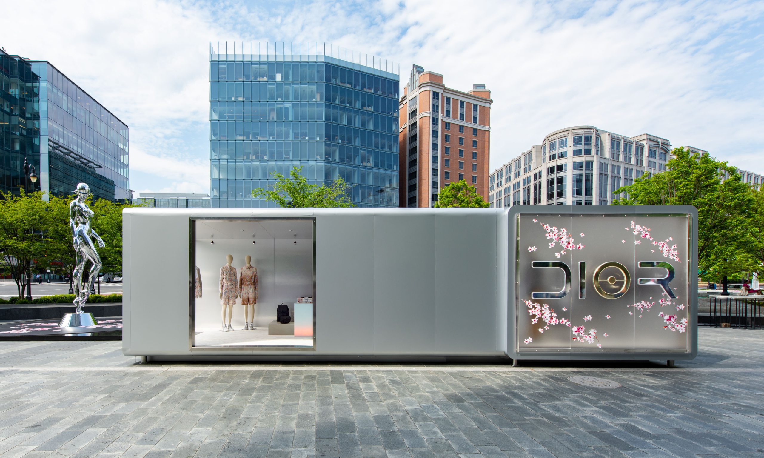 DIOR MEN BAY STREET BULL YORKDALE POP UP