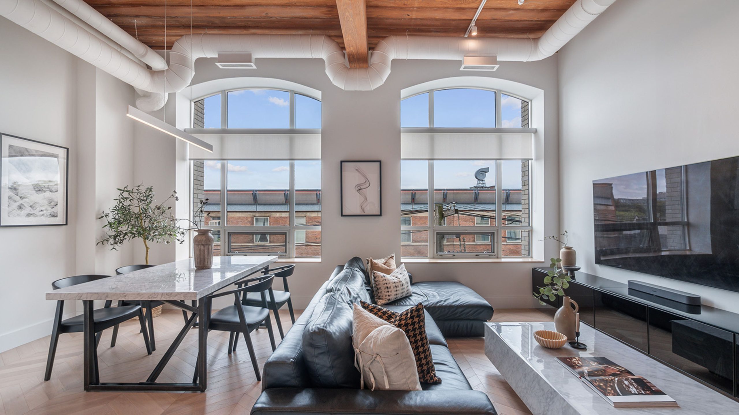 Market Report: Here's What You Can Get for $1.4M in Toronto Real Estate This Week
