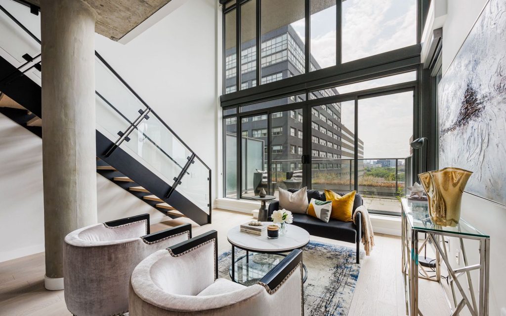 95 Bathurst St.