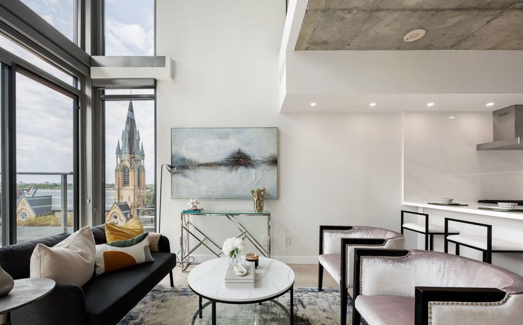 95 Bathurst St.