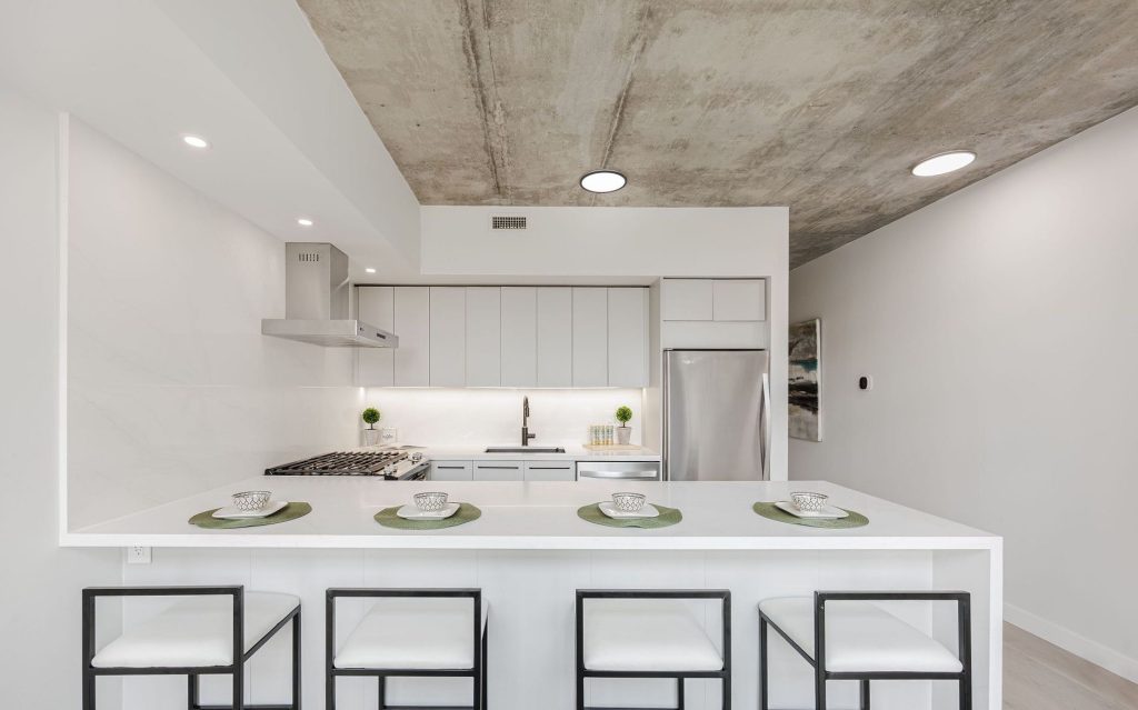 95 Bathurst St.