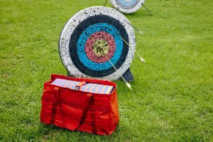 Away f.a.r Collection bag arrow target